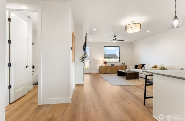 1148 9th Avenue NE, Ephrata, WA 98823