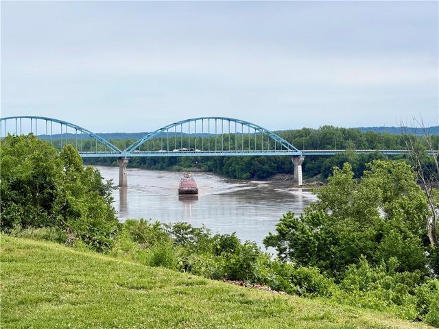 317 N Esplanade Street, Leavenworth, KS 66048
