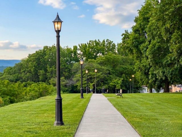317 N Esplanade Street, Leavenworth, KS 66048