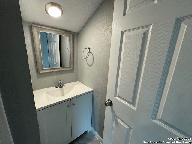 1023 Crystal, San Antonio, TX 78211
