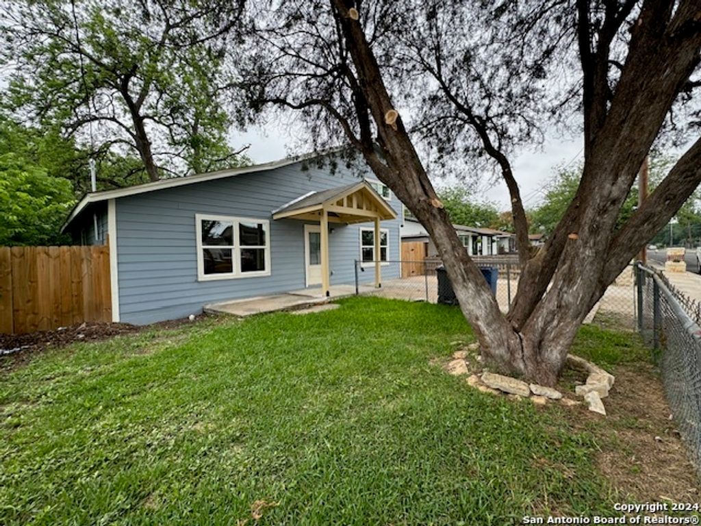 1023 Crystal, San Antonio, TX 78211