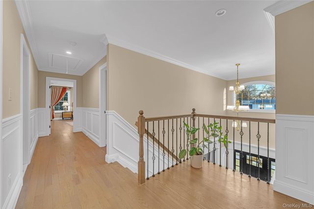 76 Northern Parkway W, Plainview, NY 11803