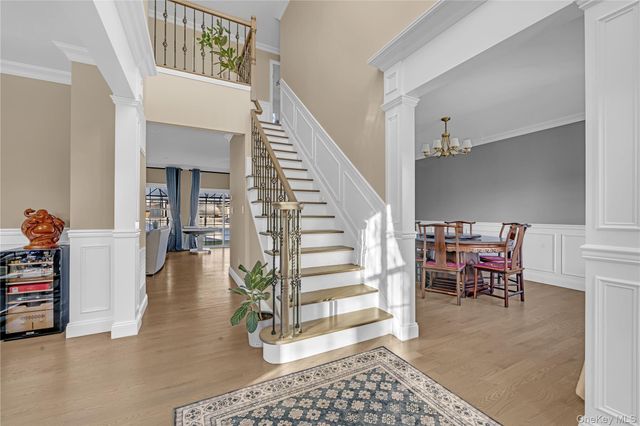 76 Northern Parkway W, Plainview, NY 11803