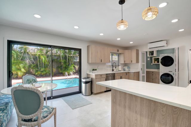 705 Colonial Road, West Palm Beach, FL 33405