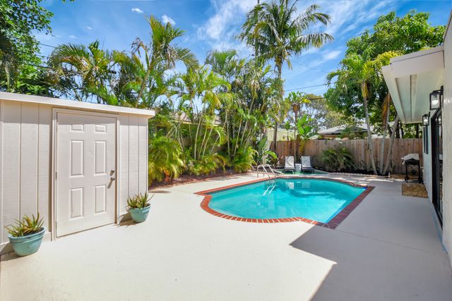 705 Colonial Road, West Palm Beach, FL 33405