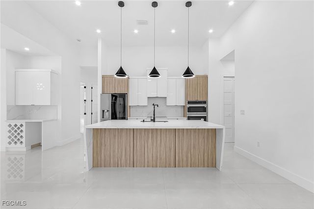 1801 SW 28th LN, Cape Coral, FL 33914