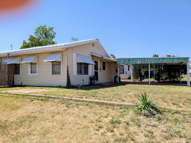 401 N 1st, Coahoma, TX 79511