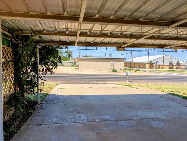 401 N 1st, Coahoma, TX 79511