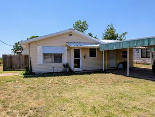401 N 1st, Coahoma, TX 79511