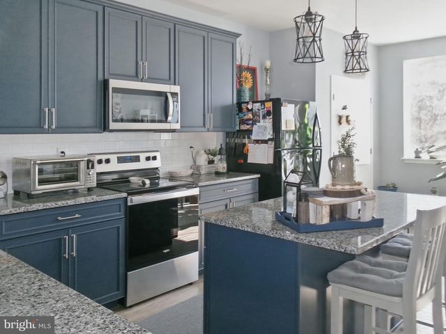 2212 BRENTFORD ST, Lancaster, PA 17601