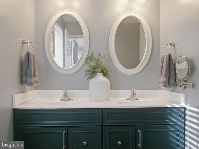 2212 BRENTFORD ST, Lancaster, PA 17601