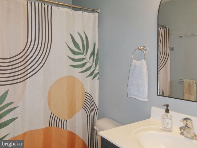 2212 BRENTFORD ST, Lancaster, PA 17601