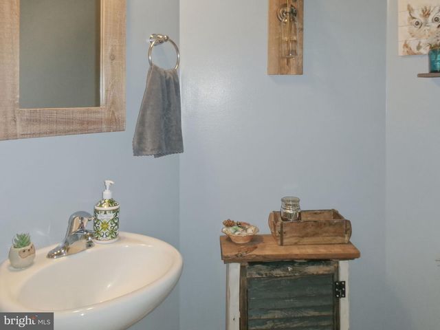 2212 BRENTFORD ST, Lancaster, PA 17601