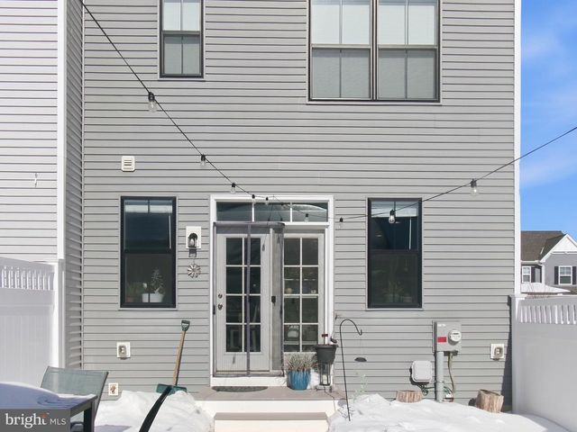 2212 BRENTFORD ST, Lancaster, PA 17601