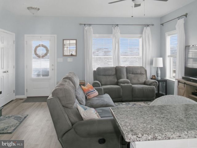 2212 BRENTFORD ST, Lancaster, PA 17601