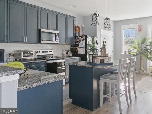 2212 BRENTFORD ST, Lancaster, PA 17601