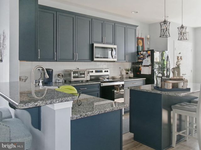 2212 BRENTFORD ST, Lancaster, PA 17601