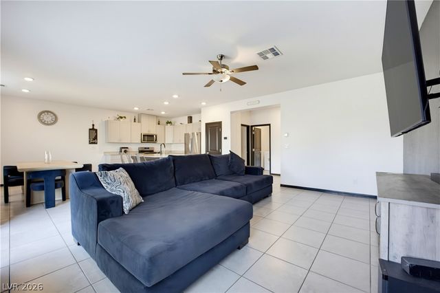 942 Twincrest Avenue, North Las Vegas, NV 89032