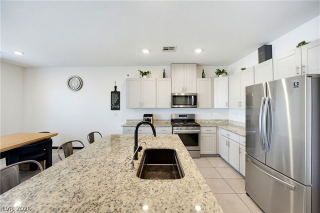 942 Twincrest Avenue, North Las Vegas, NV 89032
