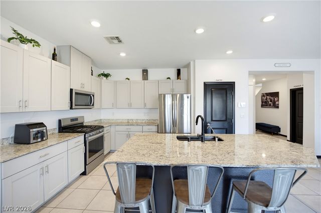 942 Twincrest Avenue, North Las Vegas, NV 89032
