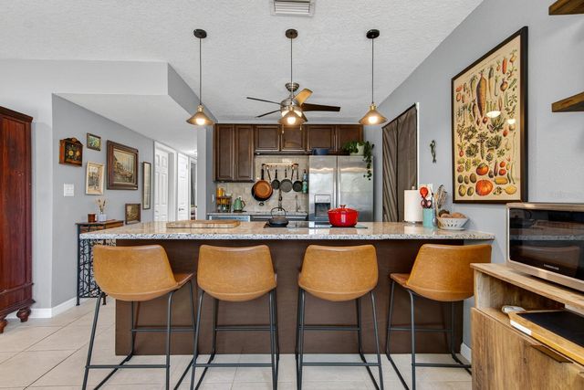 7142 34TH AVENUE N, St Petersburg, FL 33710