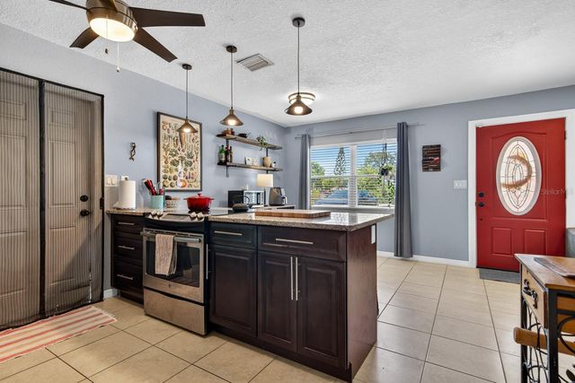 7142 34TH AVENUE N, St Petersburg, FL 33710