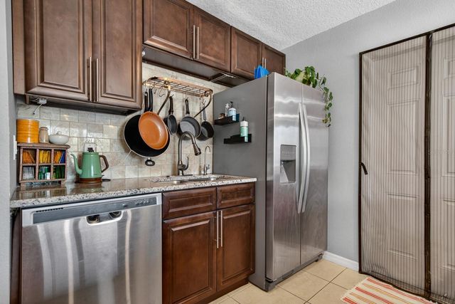 7142 34TH AVENUE N, St Petersburg, FL 33710