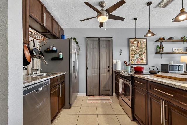 7142 34TH AVENUE N, St Petersburg, FL 33710