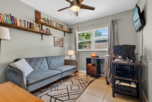 7142 34TH AVENUE N, St Petersburg, FL 33710