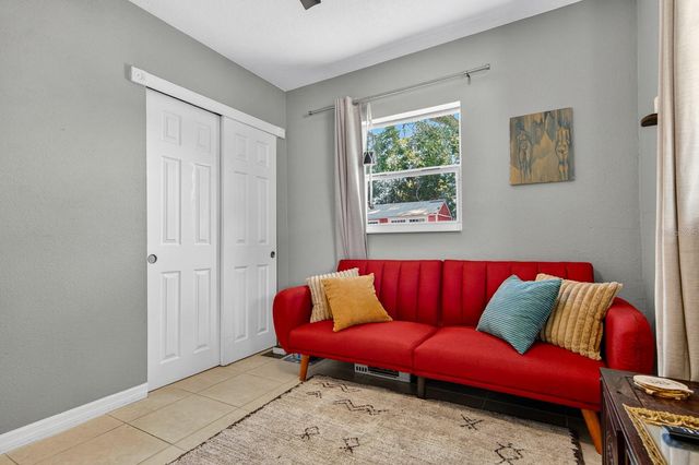 7142 34TH AVENUE N, St Petersburg, FL 33710