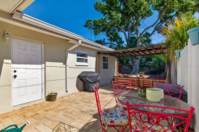 7142 34TH AVENUE N, St Petersburg, FL 33710