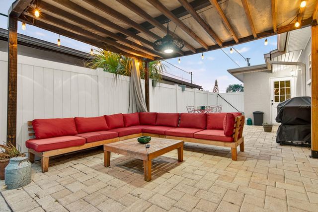 7142 34TH AVENUE N, St Petersburg, FL 33710