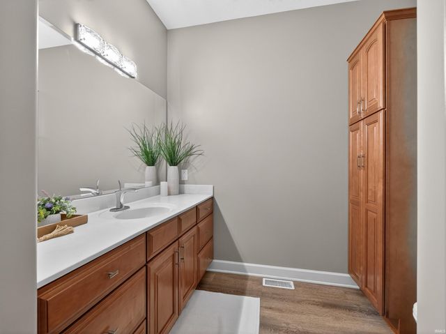 8732 E Smith Drive E3, Syracuse, IN 46567