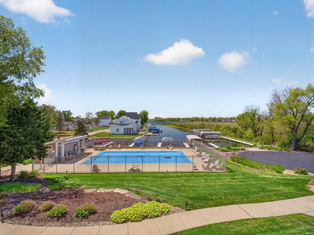8732 E Smith Drive E3, Syracuse, IN 46567