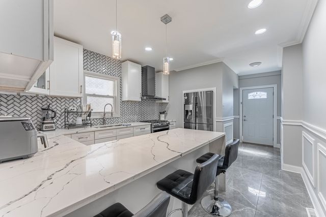 5505 W Parker Avenue, Chicago, IL 60639