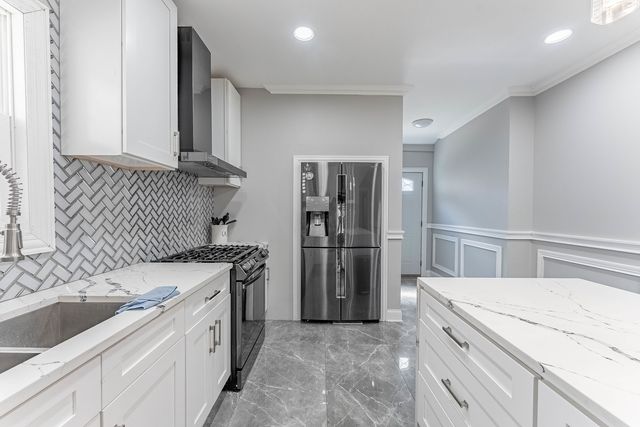 5505 W Parker Avenue, Chicago, IL 60639