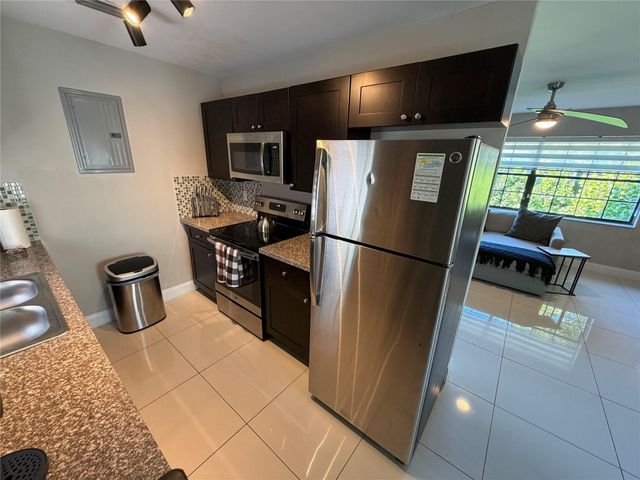 608 NE 29th Drive 1, Wilton Manors, FL 33334