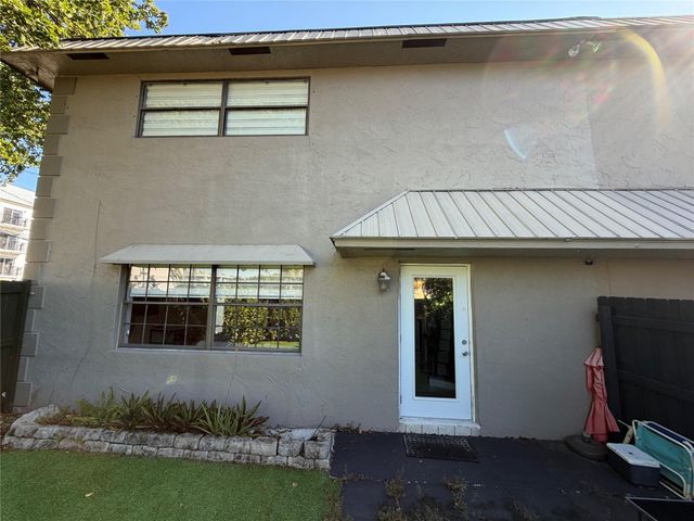 608 NE 29th Drive 1, Wilton Manors, FL 33334
