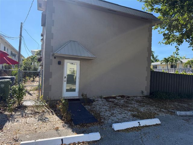 608 NE 29th Drive 1, Wilton Manors, FL 33334