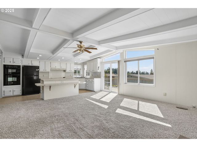 17401 Se 39TH St 165, Vancouver, WA 98683