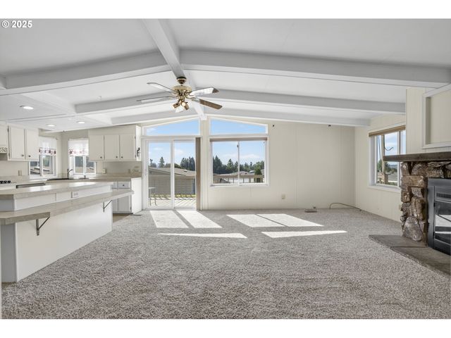 17401 Se 39TH St 165, Vancouver, WA 98683