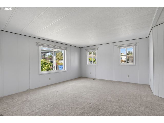 17401 Se 39TH St 165, Vancouver, WA 98683