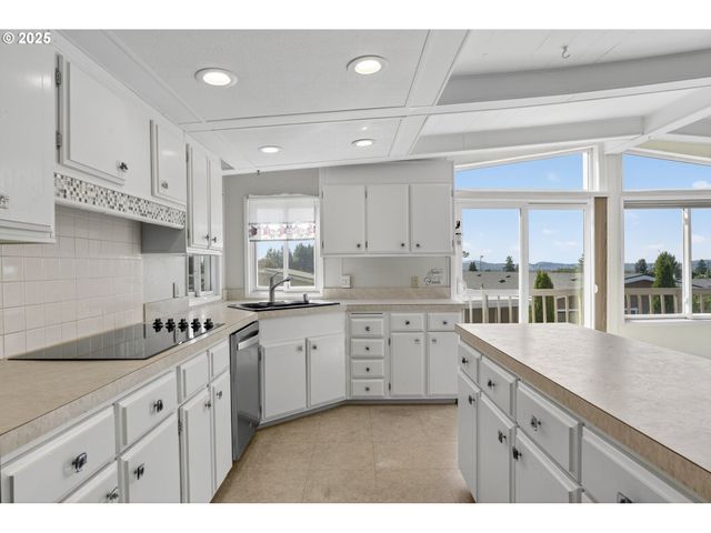 17401 Se 39TH St 165, Vancouver, WA 98683