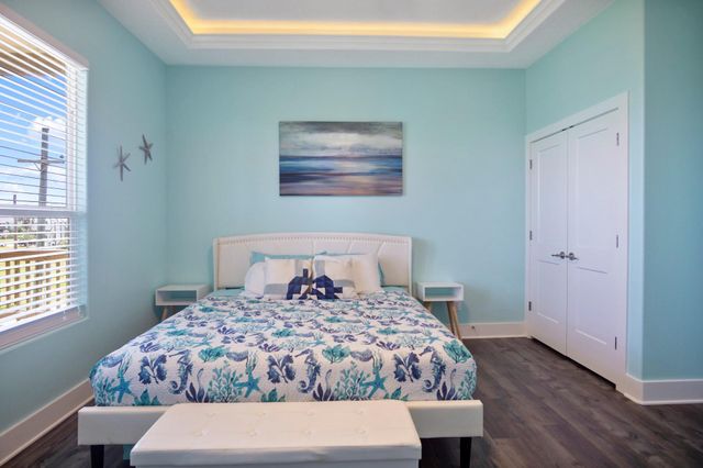 929 Magnolia Lane, Port Bolivar, TX 77650