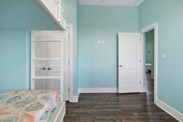 929 Magnolia Lane, Port Bolivar, TX 77650