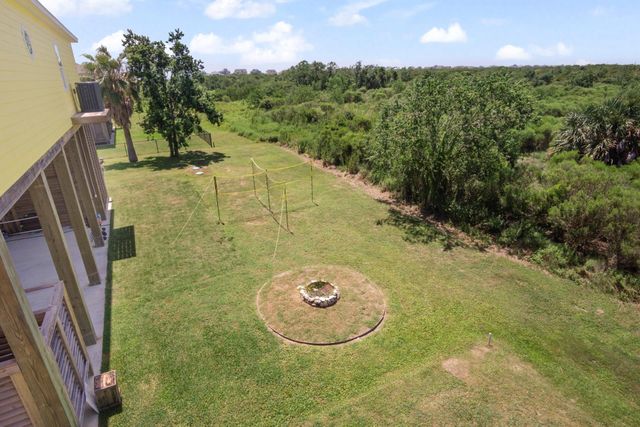 929 Magnolia Lane, Port Bolivar, TX 77650