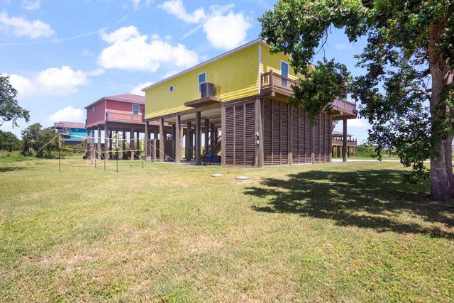 929 Magnolia Lane, Port Bolivar, TX 77650