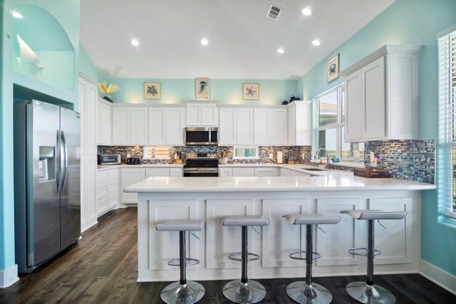 929 Magnolia Lane, Port Bolivar, TX 77650