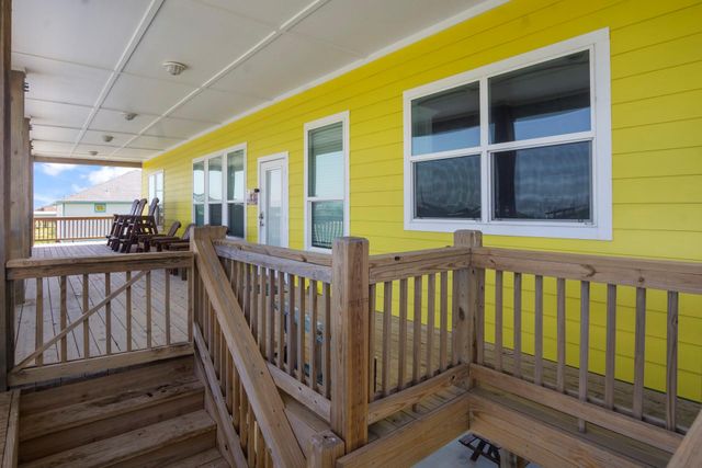929 Magnolia Lane, Port Bolivar, TX 77650