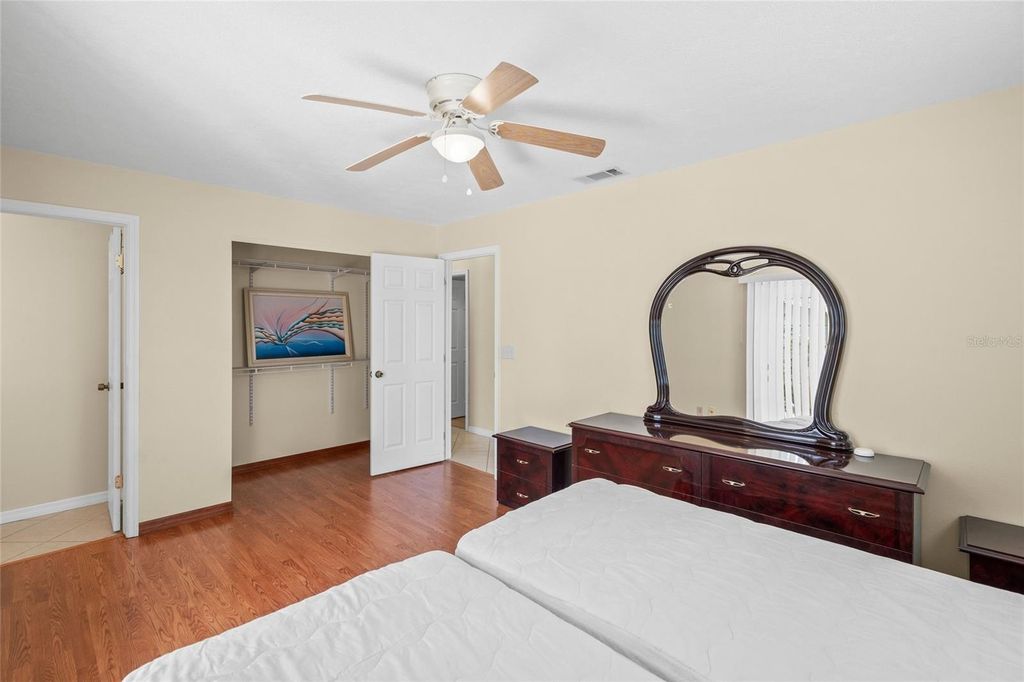 Image 13 of property listing at 1036 HOPE STREET, Venice, FL 34285